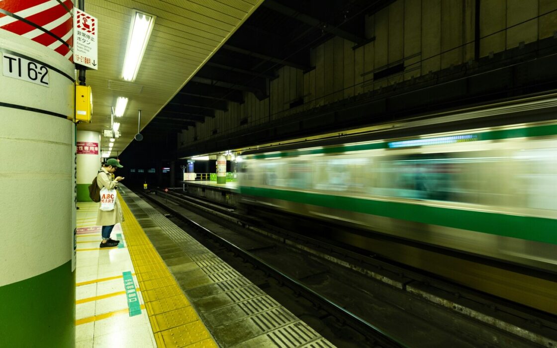 100ミリ秒の壁——その瞬間だけ「即時」に感じる理由